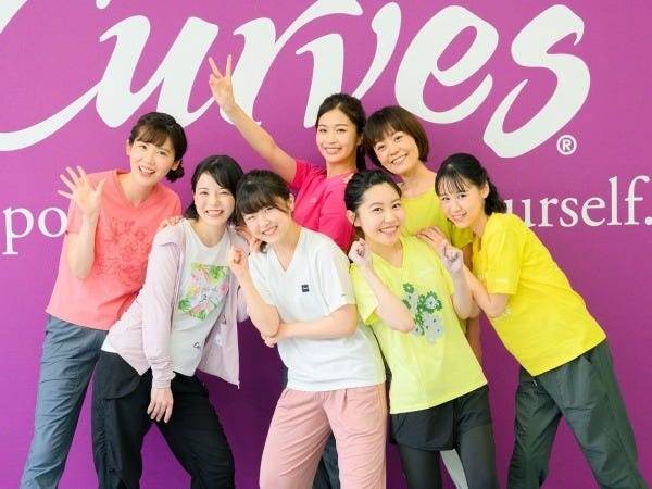 ・男女比：社員33名中全員女性です。18歳～55歳の幅広い年齢層のメンバーが活躍中