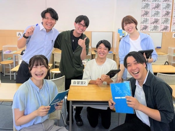 「こうご案内すると興味をもってもらいやすいよ」など、社員同士のコミュニケーションは活発です。先輩が優しくフォローします！