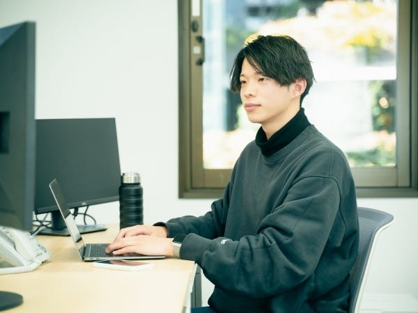 都合に合わせたシフトで働けるので、多くのフリーターの方、パートの方が活躍しています！