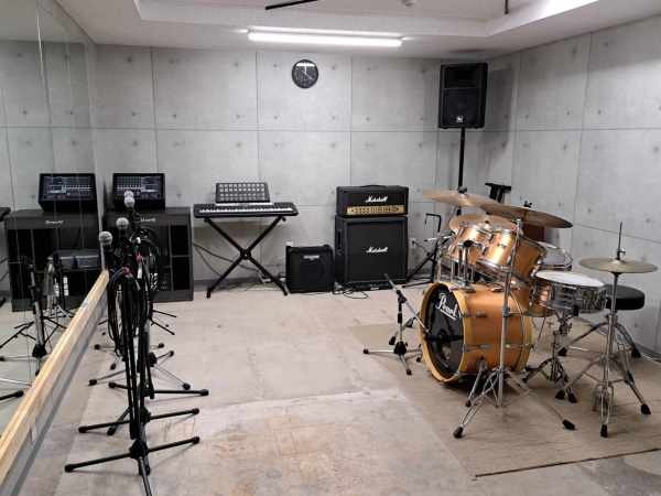 貸し音楽スタジオもあり、大ホールでの生演奏ライブの練習場所にも＾＾