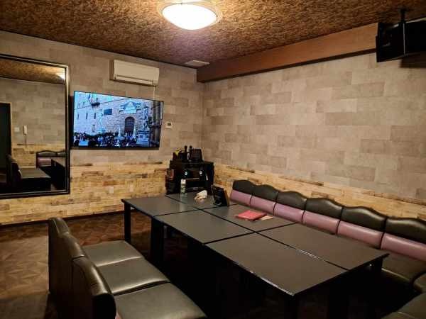 広々としたカラオケボックスではカラオケはもちろん、YouTube鑑賞など楽しんでる方もたくさんいます♪