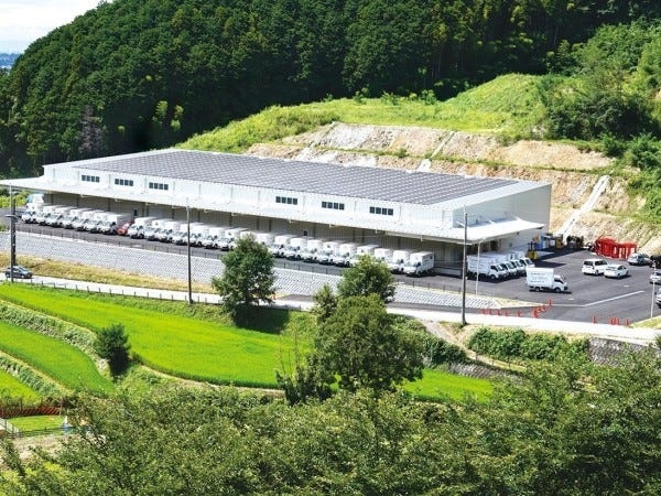 オルター持尾センター。物流拠点として、すべての品ものがここに集まります。