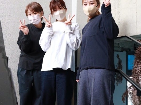 服装カジュアル☆髪型、髪色自由！！