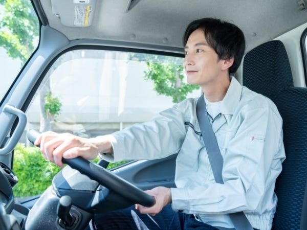 ドライバー（中型運転免許）