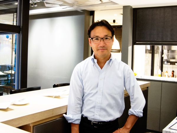 代表の長雄一です。賑わいと活気に溢れた空間を共に作り、お客様に思いっきり楽しんでいただき幸せな気持ちと時間を提供して行きましょう！