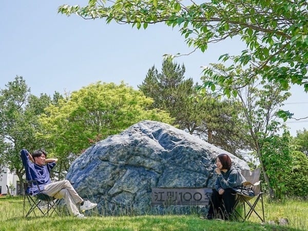 大都市札幌に隣接しながら、「森林キャンプ場」や「野幌森林公園」などの自然がすぐそばにある環境。まさに、いいとこ取りの暮らしやすいまちです。