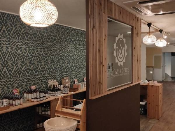 販売スタッフ・バリ島のアロマとスキンケアの販売員（資格をお持ちの方は優遇）