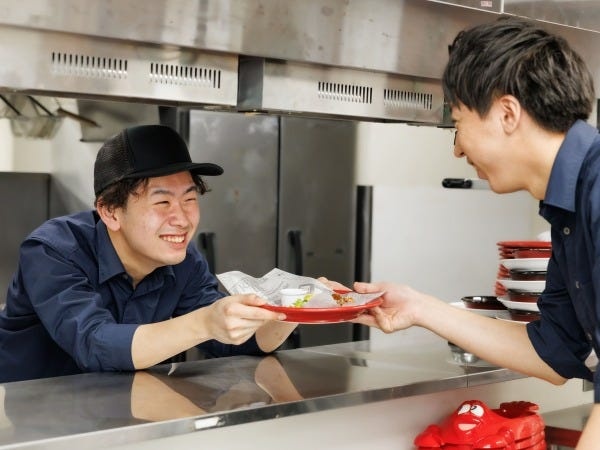 ■役職を上げるキャリア。早い方だと入社から2～3年、経験者は1～2年ほどで店長になることが可能。さらには、マネージャーへの道も目指せます。