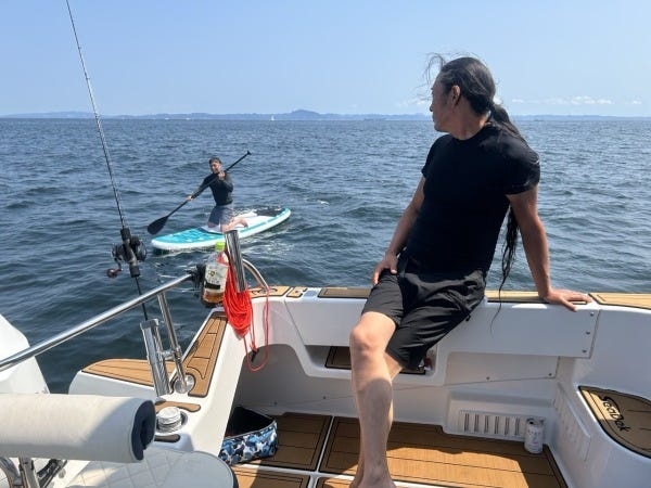 福利厚生で日頃の疲れのリフレッシュや、危険の理解と安全な行動などを学ための、ボートクルージング運行などを行ってます。