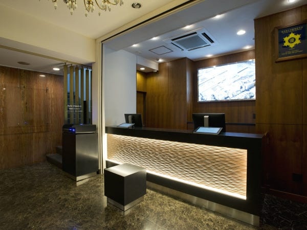 新宿ホテル フロントスタッフ（未経験歓迎）