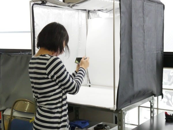 お客様の大切な商品なので、一点一点丁寧に扱います。