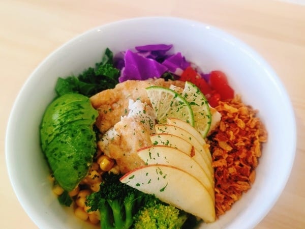 店内飲食カスタムサラダ