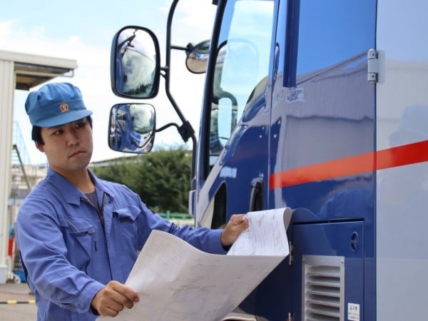 特装車の部品は十人十色で、似たような車でも使っている部品が違います。しっかり確認し、お客様のご要望にお応えしていきます。