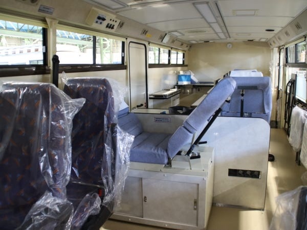 内装仕上げの様子です。完成間近となり、お客様のご要望通りの仕上がりになっているか、チェックに余念がありません。