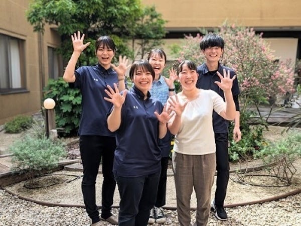 デイサービス介護スタッフ募集！無資格・未経験OK、年齢不問