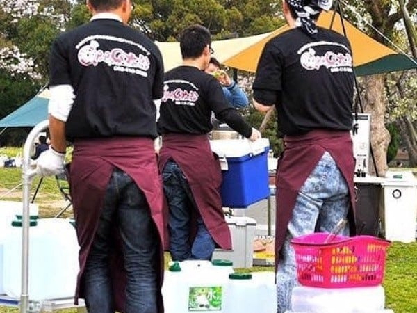 配達先は公園やお客様のご自宅など様々