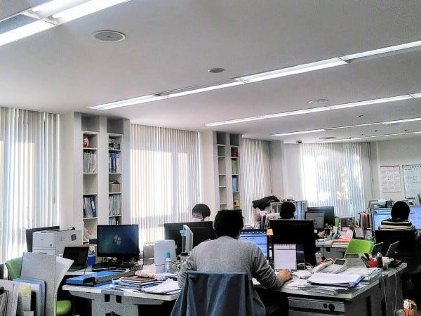 本社。緑の多い練馬区の住宅街にあるため、通勤もストレスフリーに。