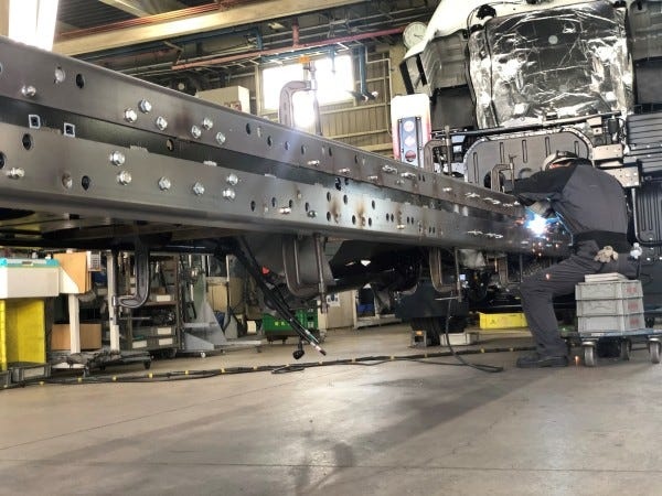 トラックボデー製造スタッフ（未経験可）