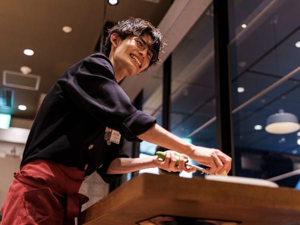 ホールスタッフ・イタリアンレストランホールスタッフ