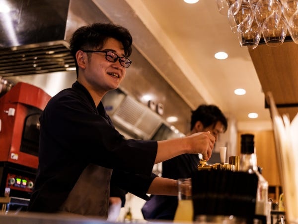 ホールスタッフ・イタリアンレストランホールスタッフ