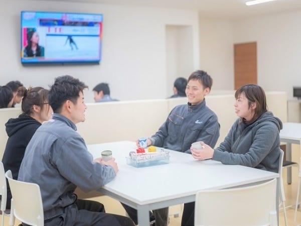 2019年に事務所・食堂・会議室をリニューアルし、働きやすい環境を整えています。