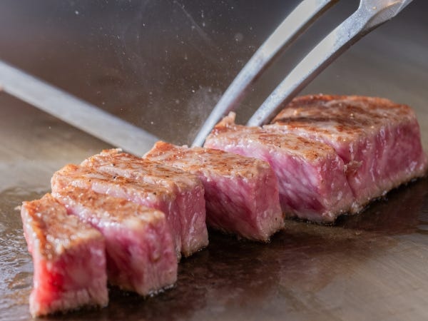 コックさんの作る美味しいまかないがあります！がんばって働いた後はちょっと贅沢なお食事にしましょう♪