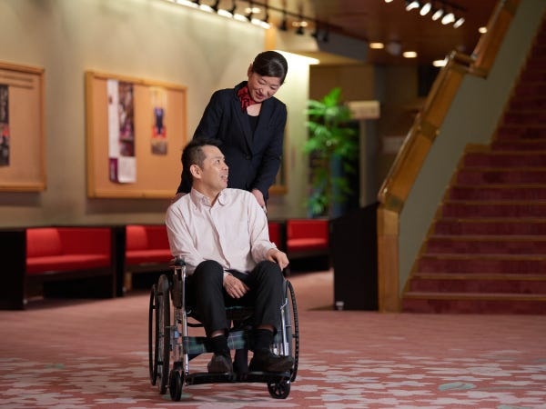 劇場案内スタッフ（レセプショニスト）募集｜未経験者歓迎