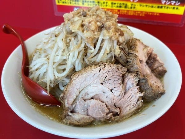 ラーメン店ホールスタッフ募集！未経験歓迎、髪型・髪色自由、WワークOK