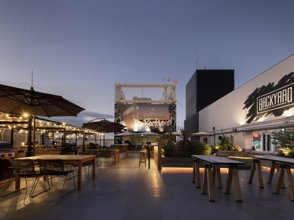 BACK YARD Brooklyn Park Yokohama（店舗）