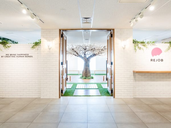 美容業界特化の求人メディアの求人作成・企業の魅力を引き出し出会いを生み出す求人作成事務・飲食店やアパレルなどの販売接客（美容師やネイリストなどの事務未経験者）