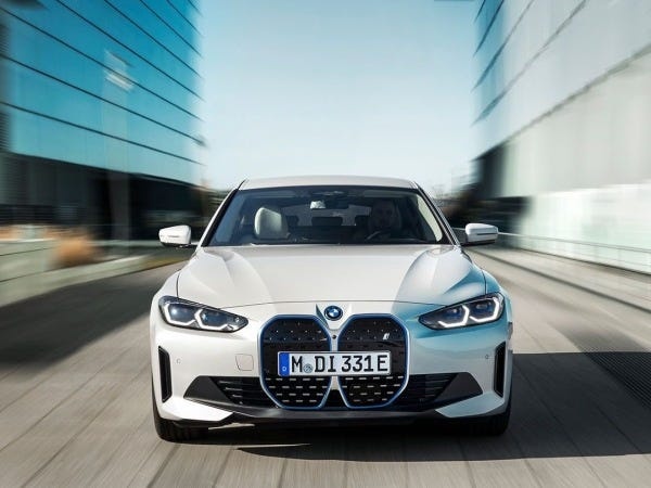 車両移動の運転もお願いします