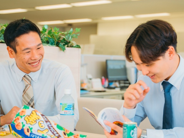 フリードリンク＆おやつありを設置しています☆