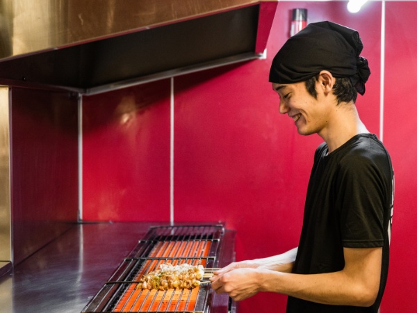 最初はみんな未経験からです。OJTでサポートしますので、安心してください！