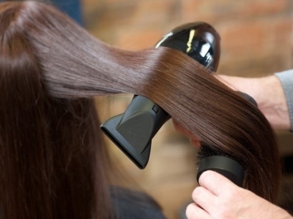 美容師（奨学金返還支援制度あり）/ お客様の魅力を引き出すクリエイティブな仕事