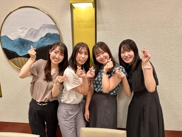 活躍している先輩の前職は、Web広告業界や人材業界をはじめブライダル業界、サービス業界まで様々です。