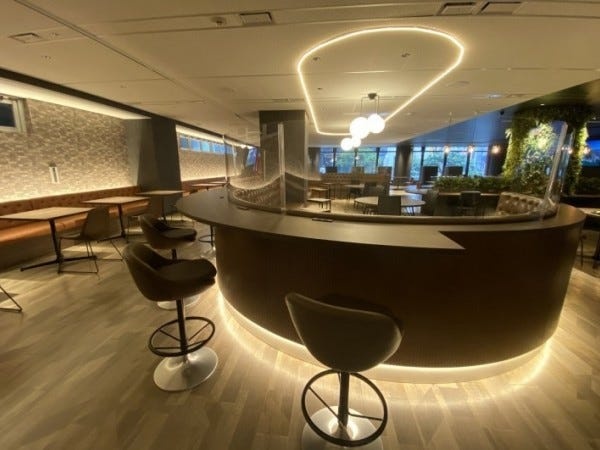 オシャレな休憩室でリフレッシュ。ソファ席もあり、くつろげます♪