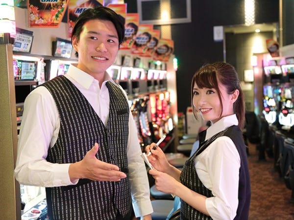 ホール＆カウンタースタッフ募集！未経験者歓迎、社員登用あり