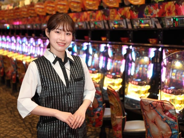 ホール＆カウンタースタッフ募集！未経験者歓迎、社員登用あり