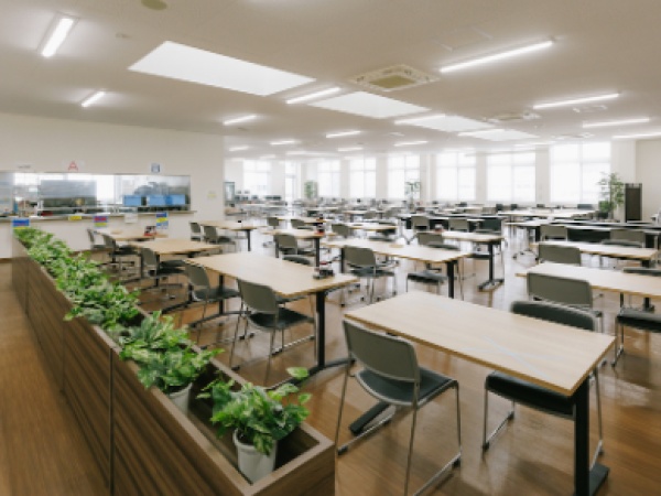 毎日作りたてが食べられる社員食堂を完備☆一食226円で、おいしいと評判です♪