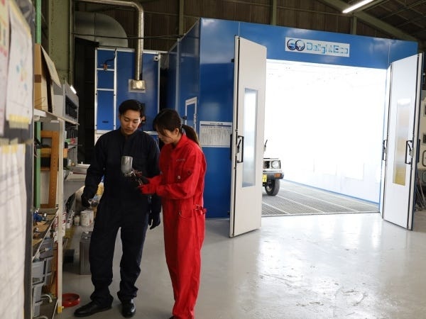 第二工場は塗装やカスタム・重整備などに活躍