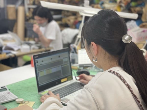 革小物OEM営業職｜アパレルブランド向け｜未経験歓迎｜普通免許