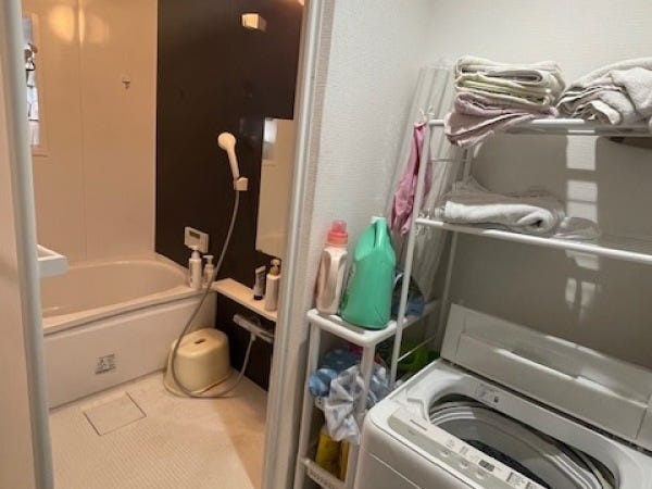 お風呂洗濯機も完備しており業務前後ご自由にお使い下さい。