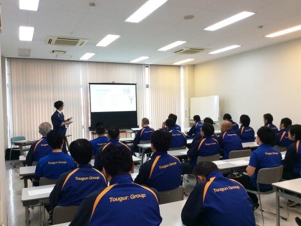 座学研修もしっかり行っています。すべては社員含めご家族が安心して働ける環境の為に。