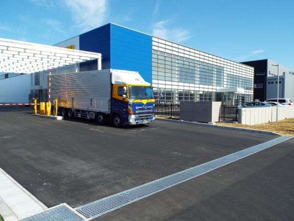 群馬県伊勢崎市にある東群グループ本社です