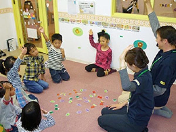 子ども英会話講師｜未経験歓迎｜英語好きを活かす