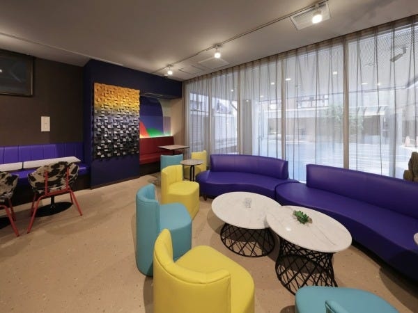 ビジネスホテルフロントスタッフ（経験不問・未経験歓迎）