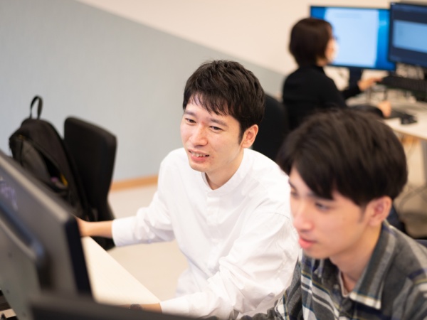 ゲーム業界・人材業界未経験でも大丈夫です！先輩社員と1つずつ学んでいきましょう。