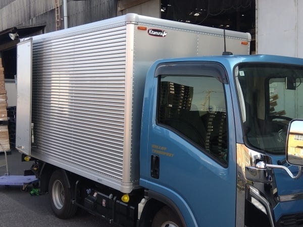 2tトラックドライバー｜ホテル・飲食店向けルート配送｜準中型免許