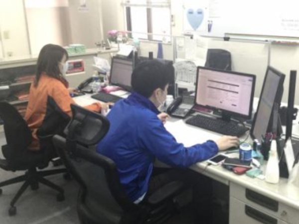 自動車陸送事務スタッフ募集｜未経験歓迎・幹部候補