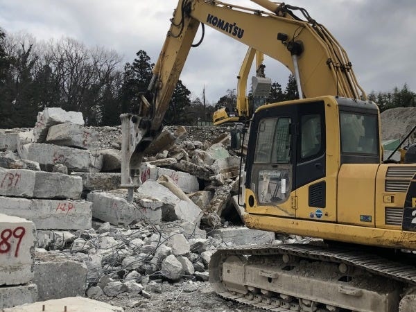 金属スクラップ・再生砕石工場の作業員（未経験者歓迎）